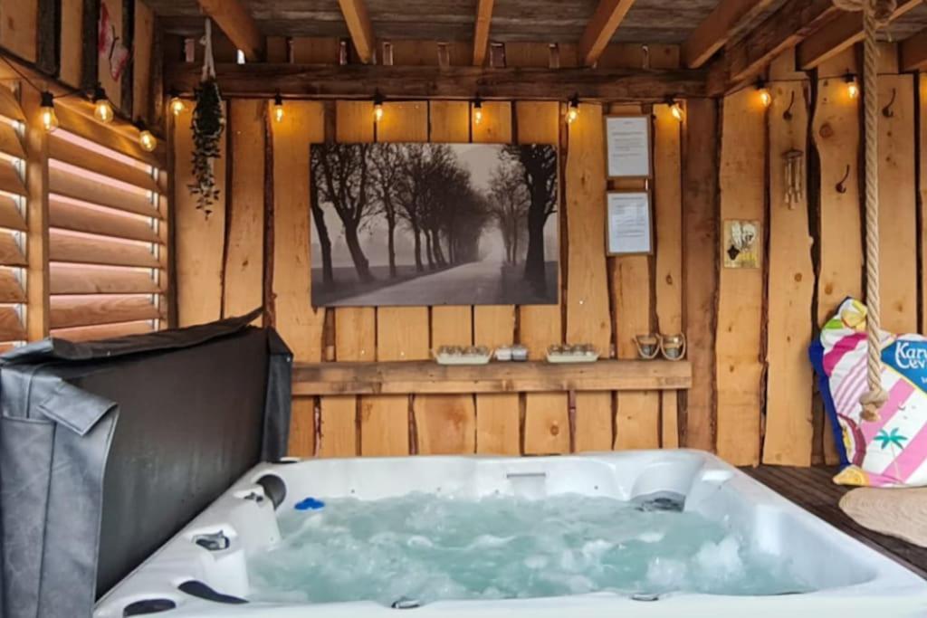 Wellness Chalet Met Jacuzzi, Sauna, Omheinde Tuin, سينت انالاند المظهر الخارجي الصورة